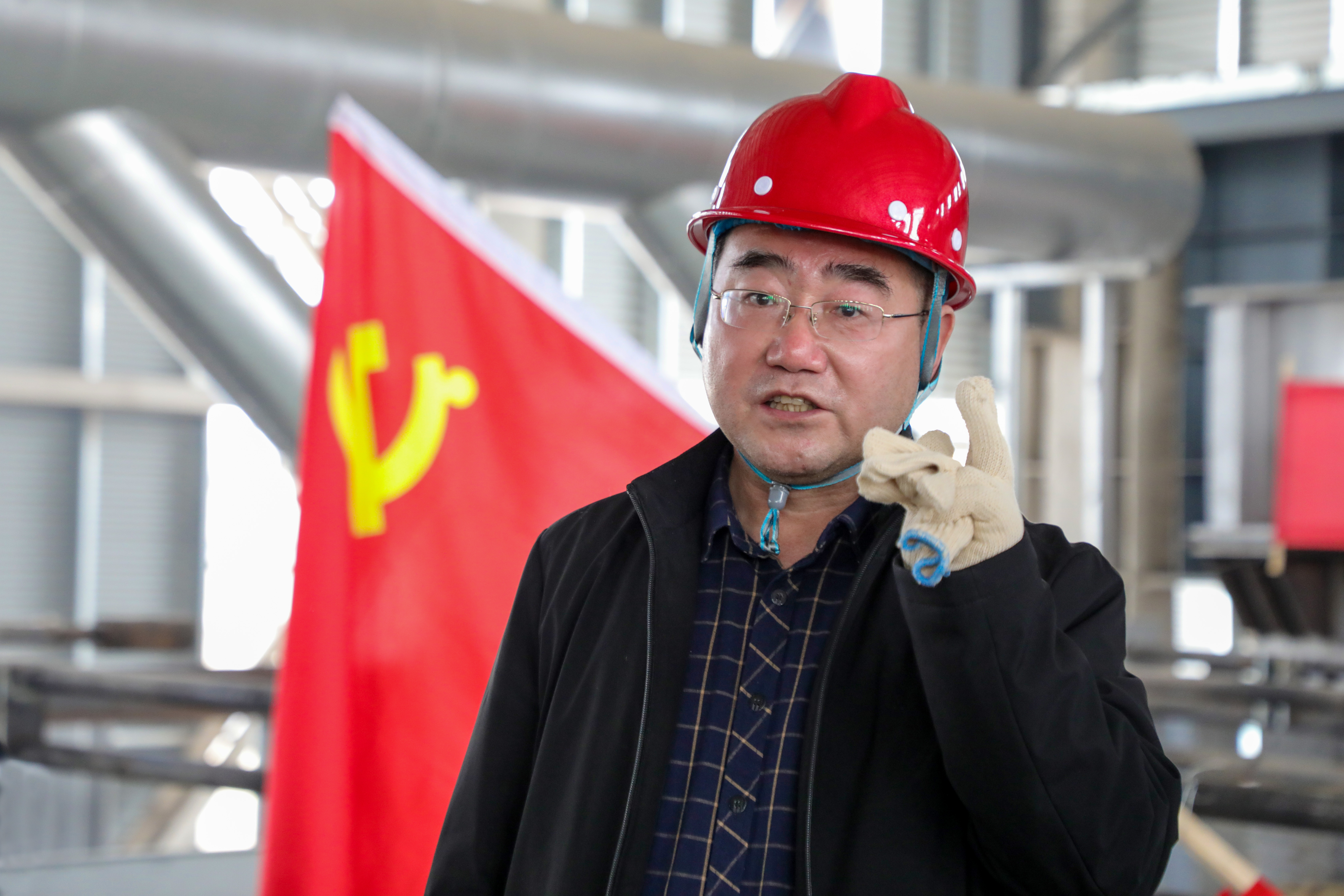 重要進展！許昌安彩熔窯大碹順利合攏