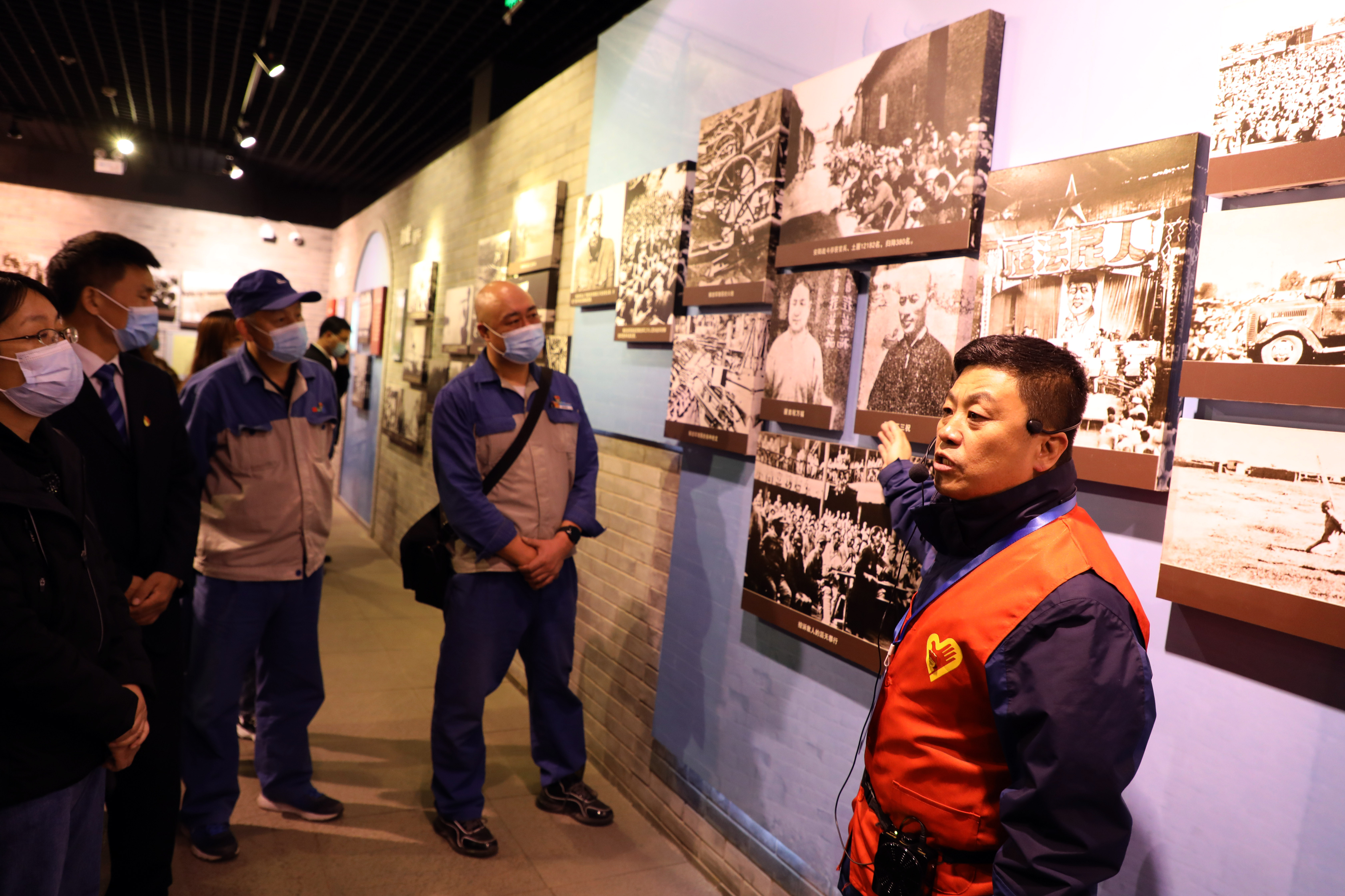 疏雨洗清明 芳菲祭英烈—— 安彩高科開展“學黨史、祭英烈、傳精神”主題活動