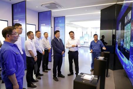 打造向上向前第一象限生力軍 錘煉甘于做人做事作難、受苦受累受屈的企業(yè)家隊(duì)伍——河南投資集團(tuán)黨委書記、董事長劉新勇蒞臨安彩高科開展主題教育調(diào)研